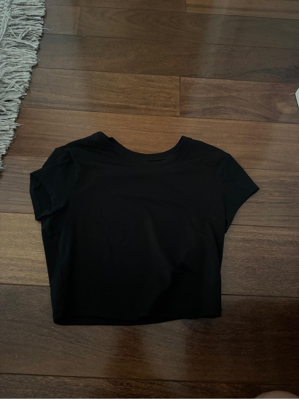 ALO Yoga Black Short Sleeve Crop Tee